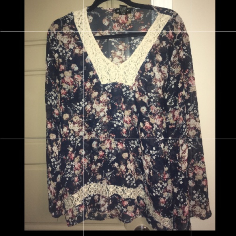 Sheet Floral Lace Top